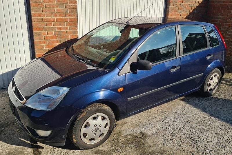 Gebraucht Ford Fiesta 70 PS (51 kW) 2003 Blau Kleinwagen