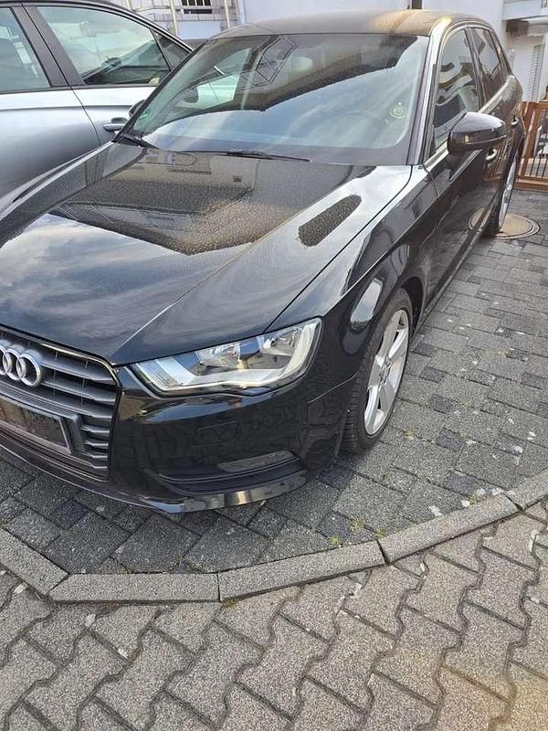 Schwarz Gebraucht 2013 Audi A3 Sportback Ambition Kleinwagen | 7.850 € (Fairer Preis) - Bild 1/4