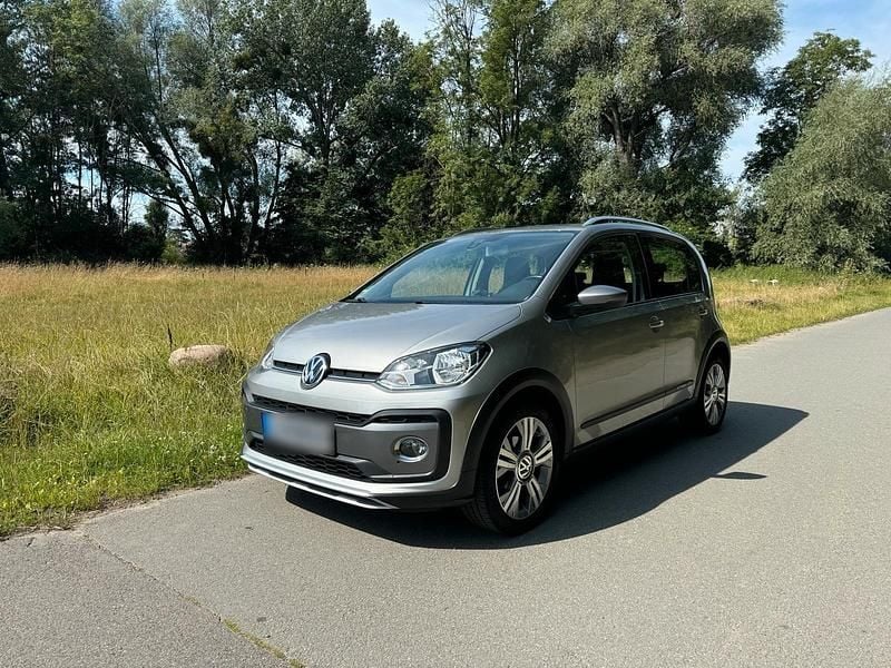 Gebraucht VW cross up! 75 PS (55 kW) 2019 Silber Kleinwagen