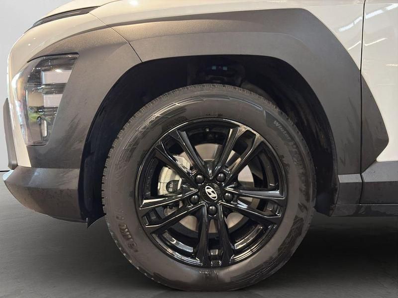 Gebraucht Hyundai Kona Select 139 PS (102 kW) 2025 Atlas white (weiß) SUV