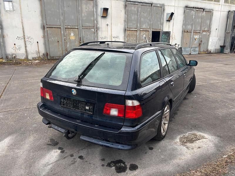 Gebraucht BMW 525 163 PS (119 kW) 2003 Blau Kombi