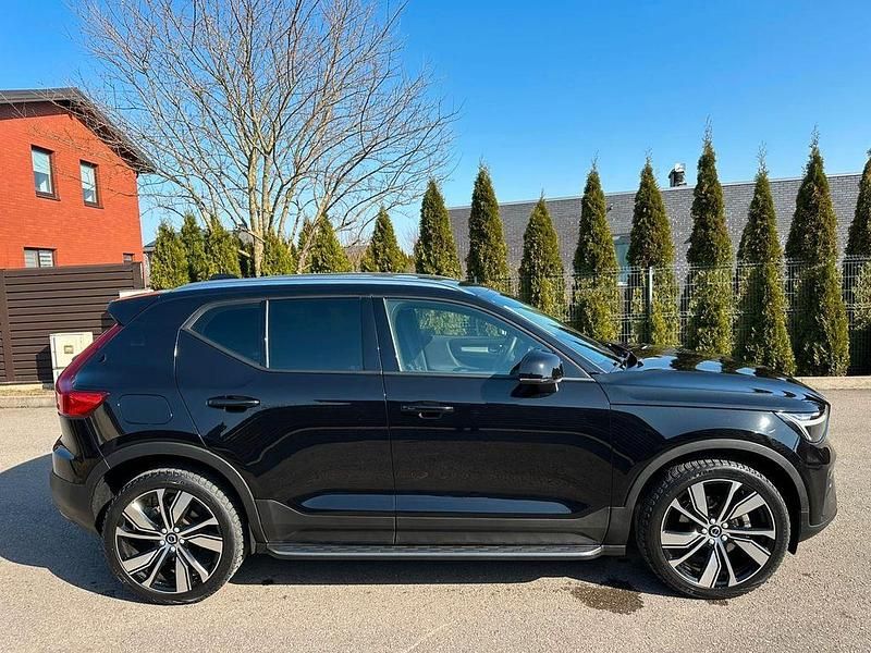 Gebraucht Volvo XC40 Core 163 PS (119 kW) 2024 Schwarz SUV