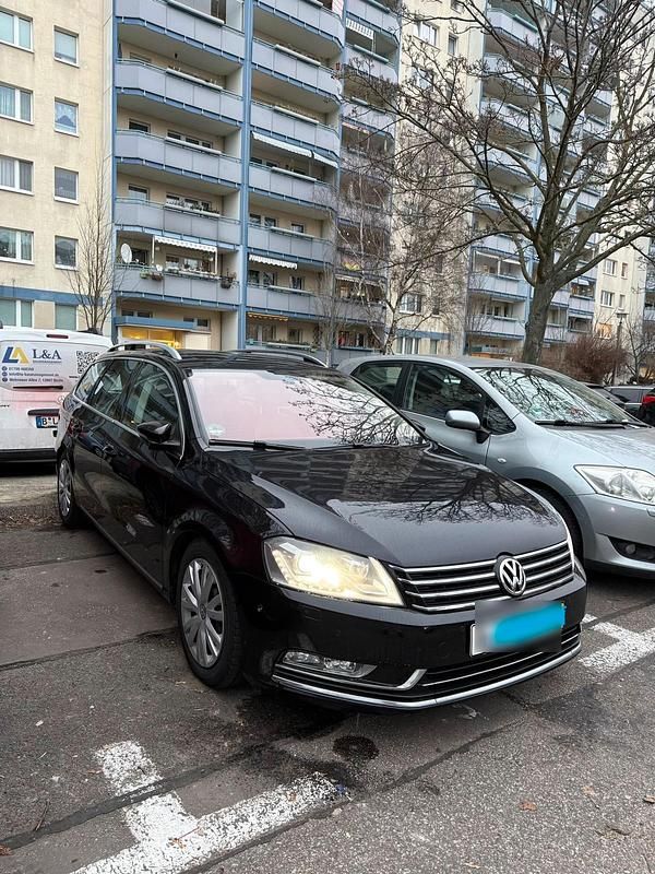 Gebraucht VW Passat Highline 160 PS (117 kW) 2013 Schwarz Kombi