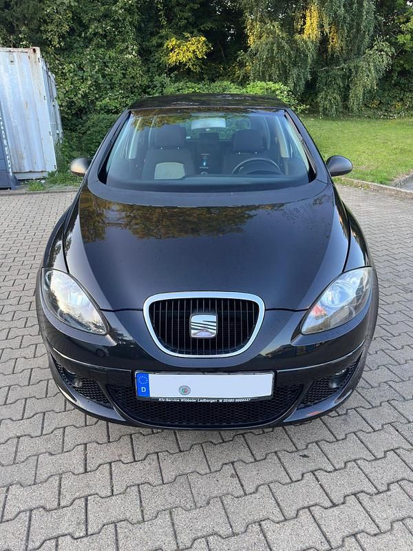 Schwarz Gebraucht 2007 Seat Altea Van / Kleinbus | 2.200 € (Guter Preis) - Bild 1/4