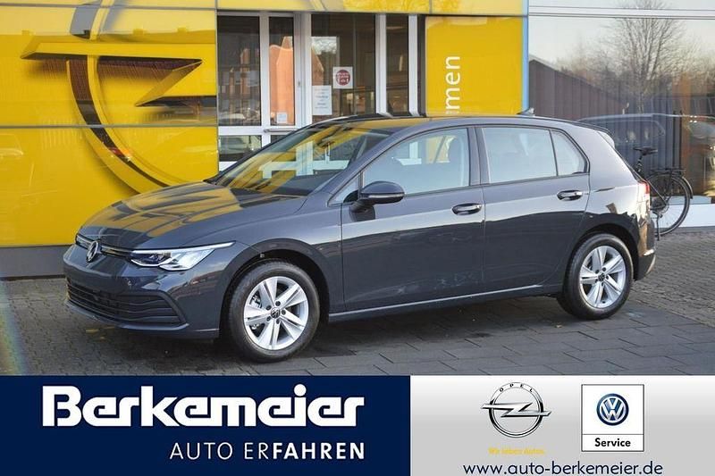 Uranograu Gebraucht 2022 VW Golf Life Limousine | 24.190 € (Fairer Preis) - Bild 1/4
