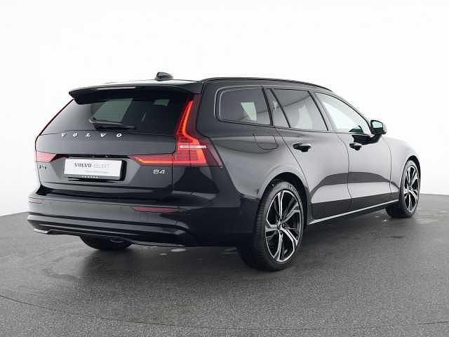 Gebraucht Volvo V60 145 PS (106 kW) 2025 Kombi