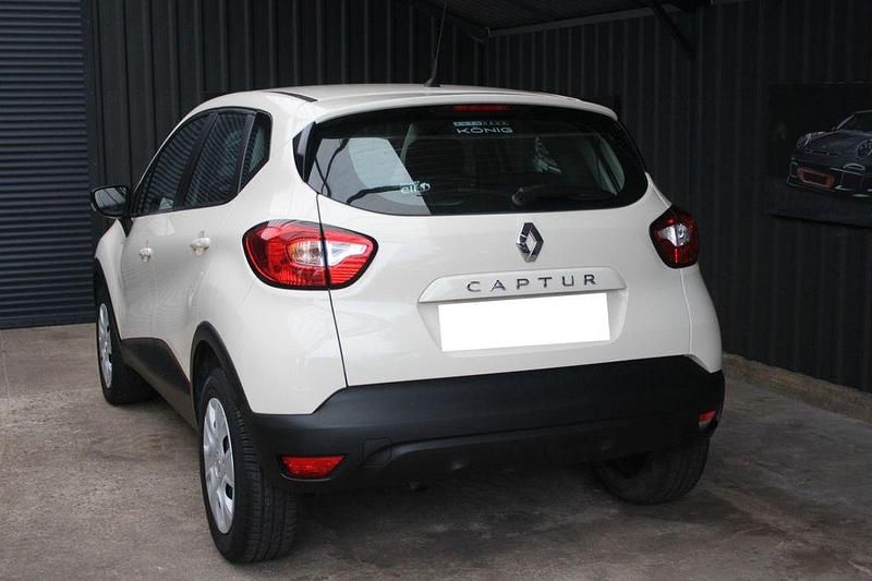 Second-hand Renault Captur 90 CP (66 kW) 2017 Bej SUV