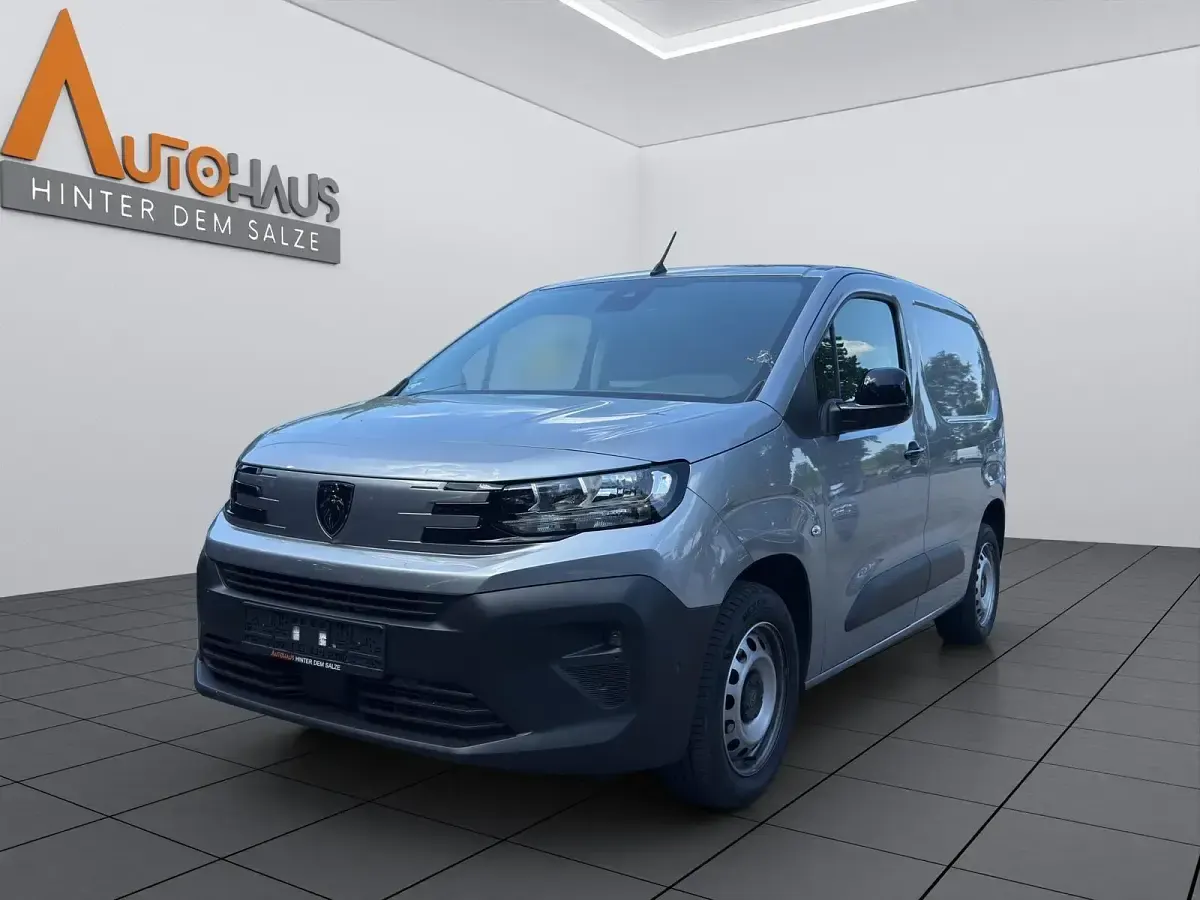 Gebraucht Peugeot Partner 131 PS (96 kW) 2025 Grau Van / Kleinbus