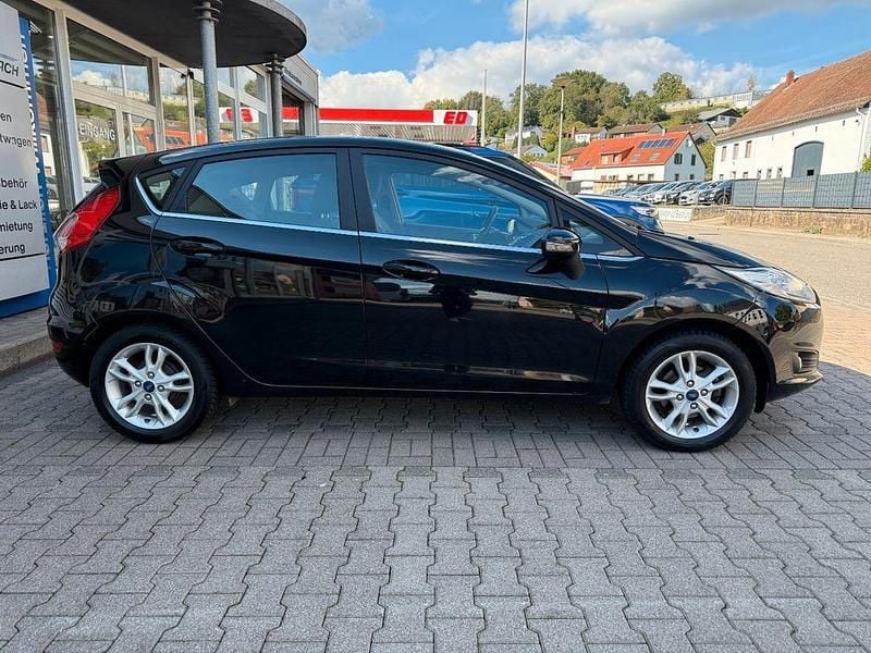 Gebraucht Ford Fiesta Titanium 80 PS (58 kW) 2017 Schwarz Kleinwagen