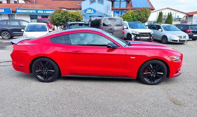 Gebraucht Ford Mustang Basis 317 PS (233 kW) 2016 Rot Coupé