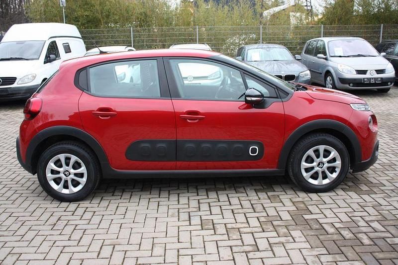 Gebraucht Citroën C3 Feel 87 PS (63 kW) 2019 Rot Limousine