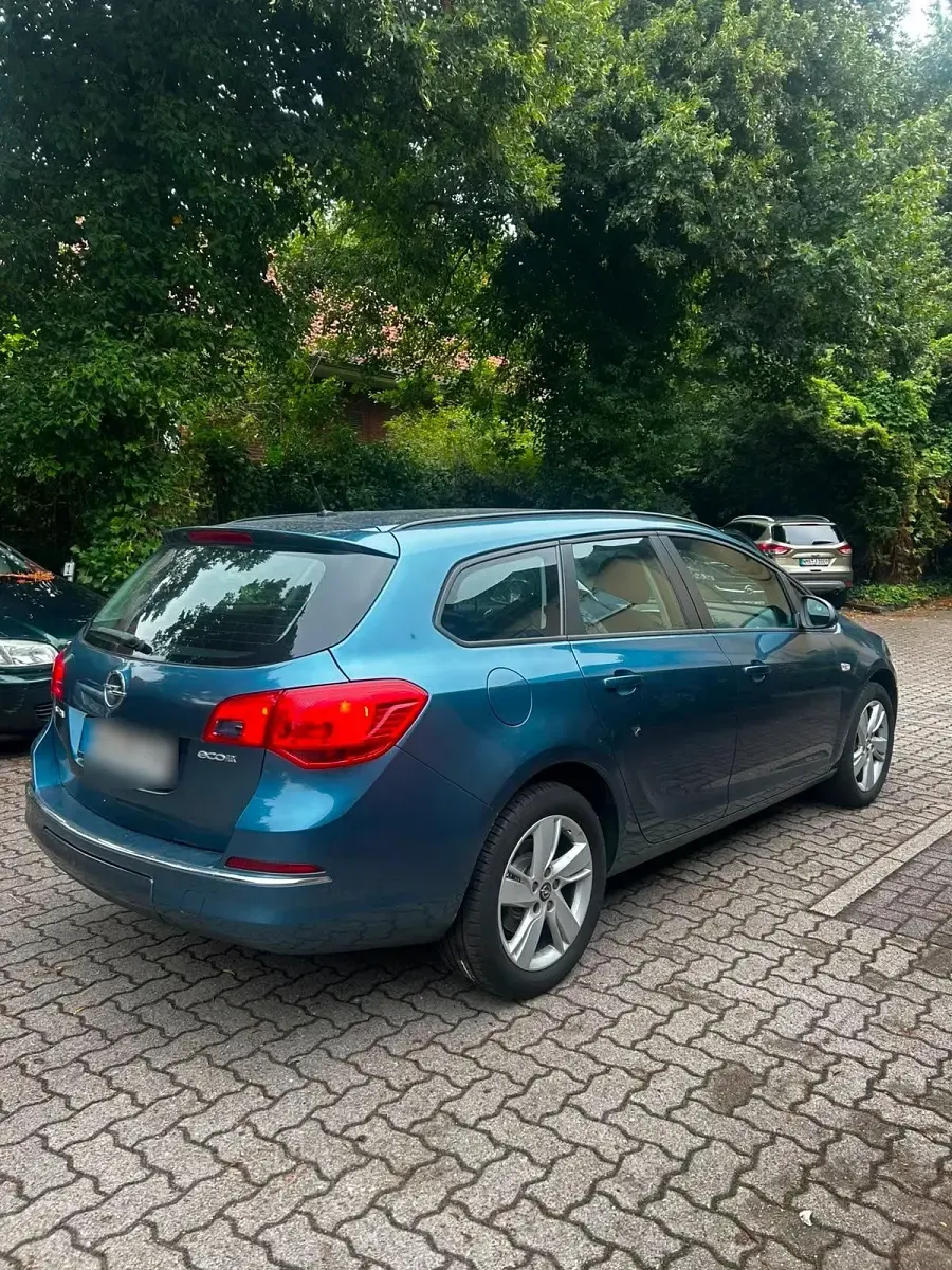 Gebraucht Opel Astra 136 PS (100 kW) 2014 Blau Kombi