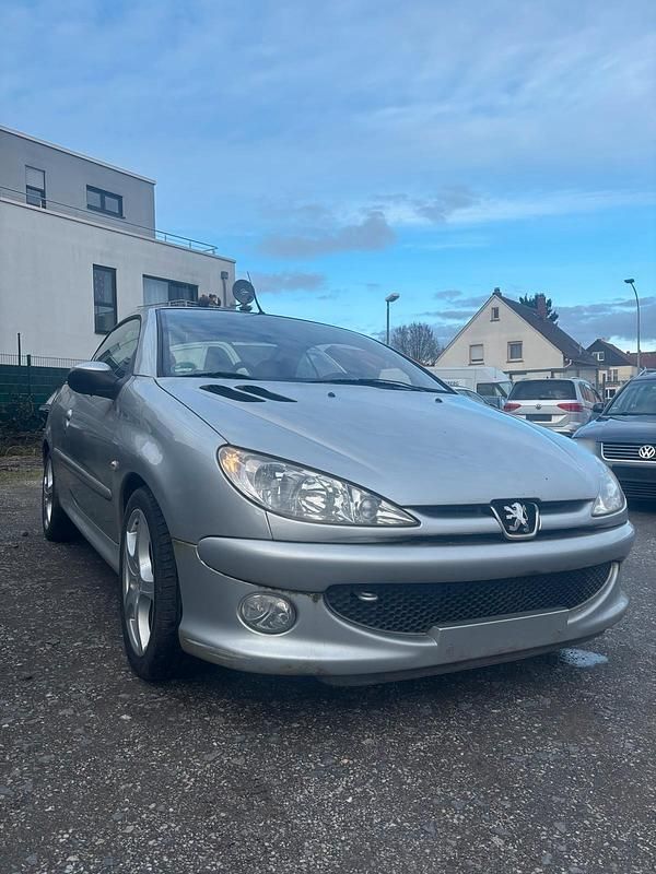 Gebraucht Peugeot 206 CC 109 PS (80 kW) 2004 Silber Cabrio