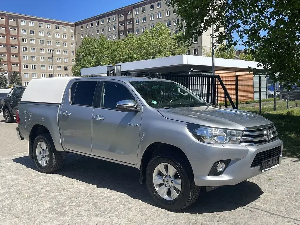 Gebraucht Toyota HiLux Comfort 150 PS (110 kW) 2019 Grau (metallic) Pickup