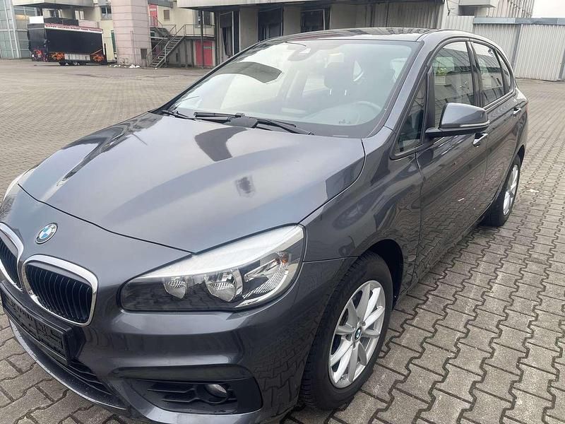 Gebraucht BMW 218 136 PS (100 kW) 2016 Mineralgrau metallic Van / Kleinbus