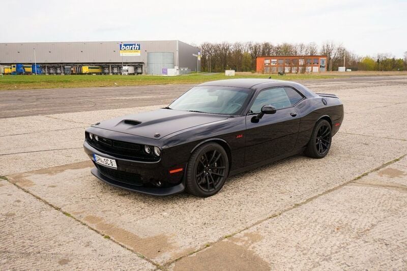Schwarz Gebraucht 2017 Dodge Challenger Coupé | 39.500 € (Etwas zu teuer) - Bild 1/4