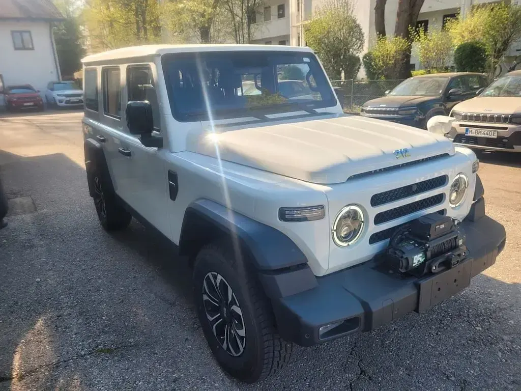 Gebraucht BAW 212 166 PS (122 kW) 2026 Weiß SUV