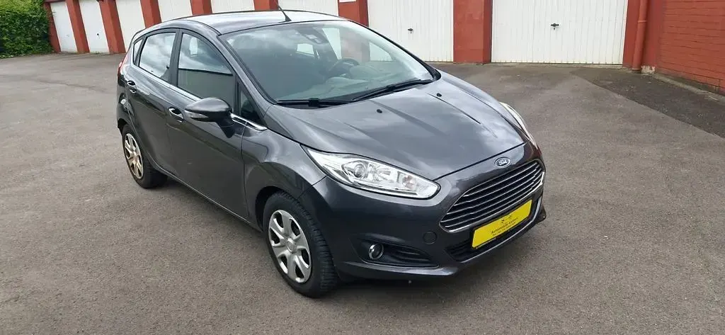 Gebraucht Ford Fiesta Titanium 75 PS (55 kW) 2015 Grau Kleinwagen