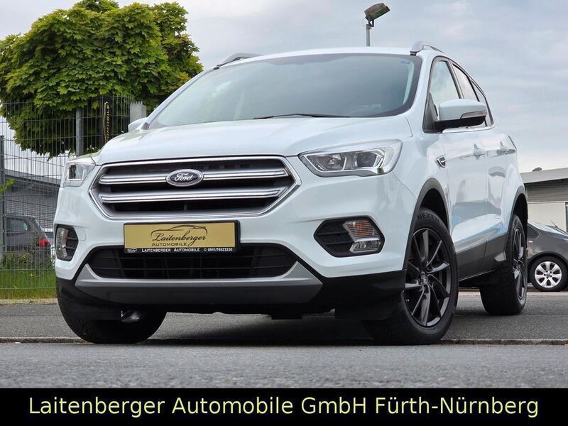 Weiß Gebraucht 2019 Ford Kuga Cool & Connect SUV | 14.900 € (Guter Preis) - Bild 1/4