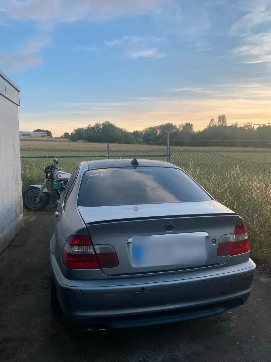 Gebraucht BMW 320 187 PS (137 kW) 2003 Silber Limousine