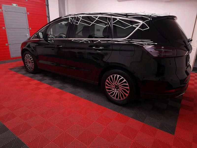 Gebraucht Ford S-MAX Titanium 190 PS (139 kW) 2018 Schwarz Van / Kleinbus