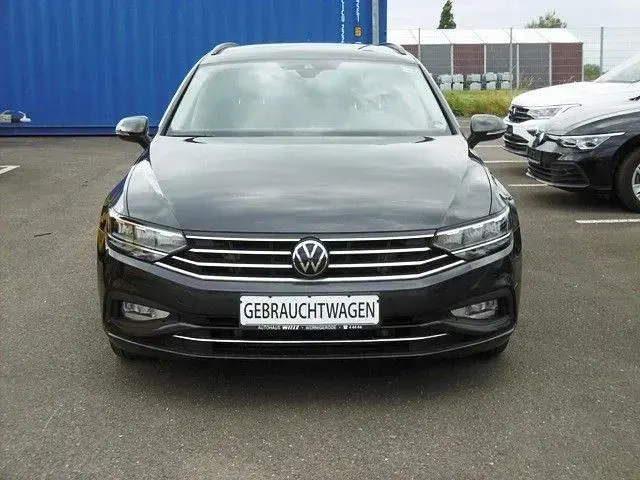 Gebraucht VW Passat Business 150 PS (110 kW) 2023 Mangangrau Kombi