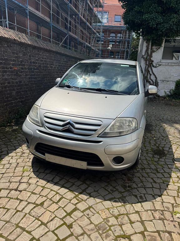 Grau Gebraucht 2009 Citroën C3 First Kleinwagen | 1.550 € (Guter Preis) - Bild 1/4