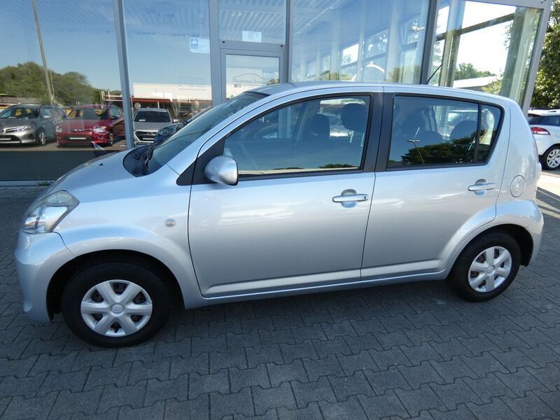 Silber Gebraucht 2009 Subaru Justy Trend Kleinwagen | 2.990 € (Fairer Preis) - Bild 1/4