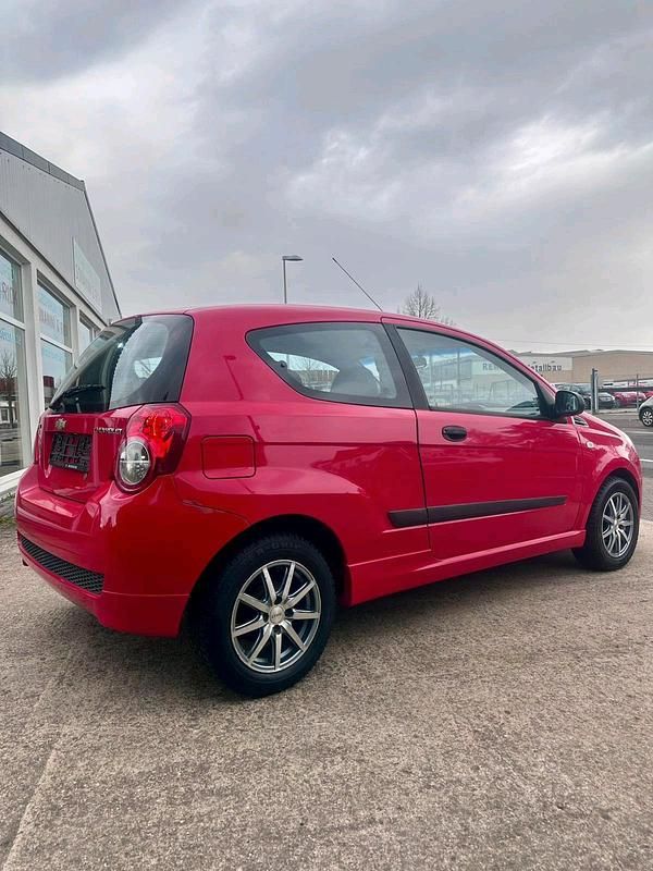 Gebraucht Chevrolet Aveo 80 PS (58 kW) 2009 Rot Kleinwagen