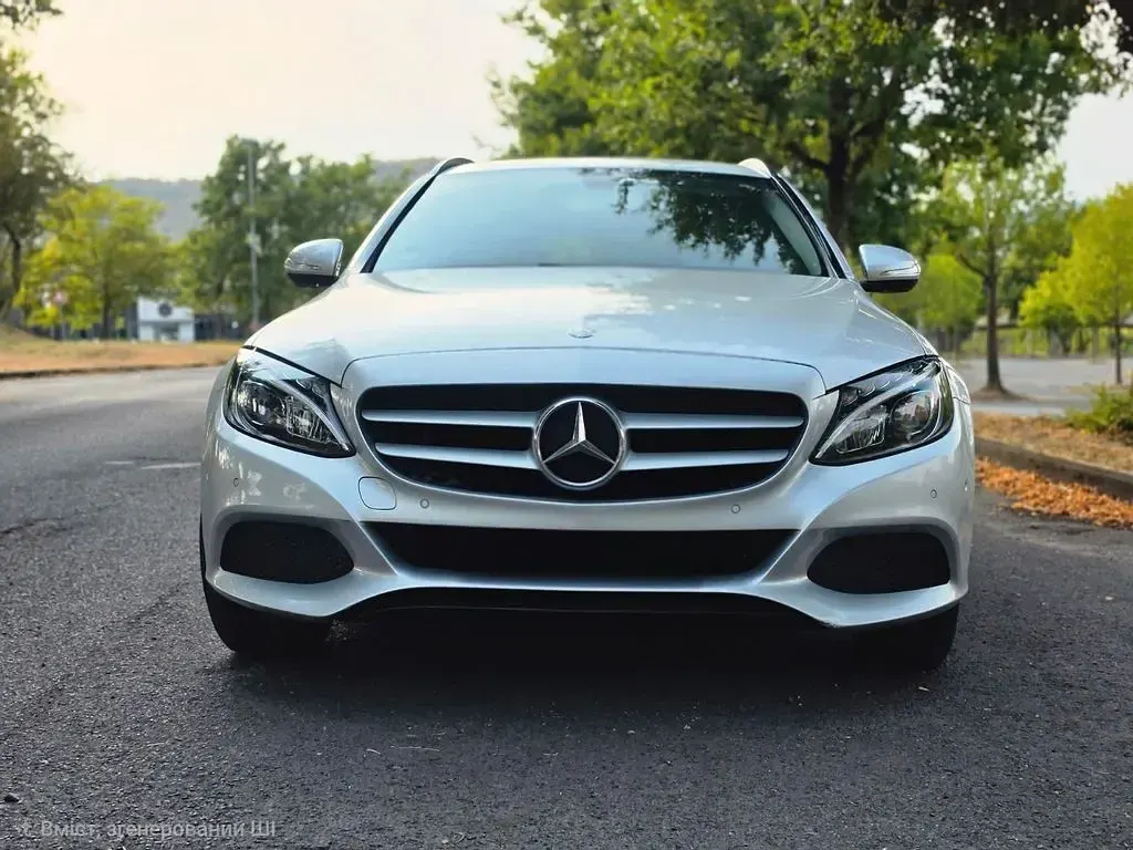 Gebraucht Mercedes C220 Avantgarde 170 PS (125 kW) 2014 Silber Limousine
