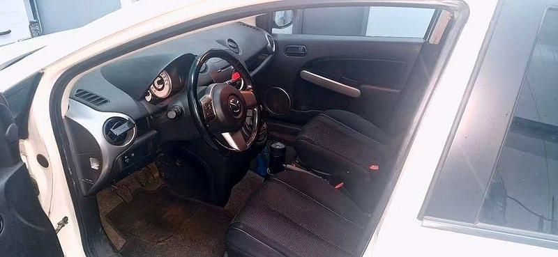 Gebraucht Mazda 2 86 PS (63 kW) 2008 Weiß Kleinwagen