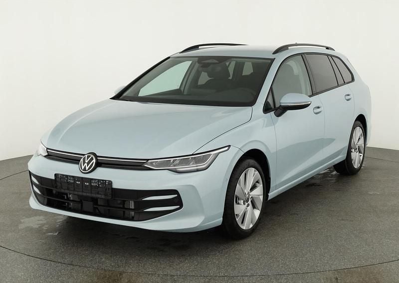 Crystal ice blue metallic Neu 2025 VW Golf VIII Life Kombi | 32.495 € (Guter Preis) - Bild 1/4