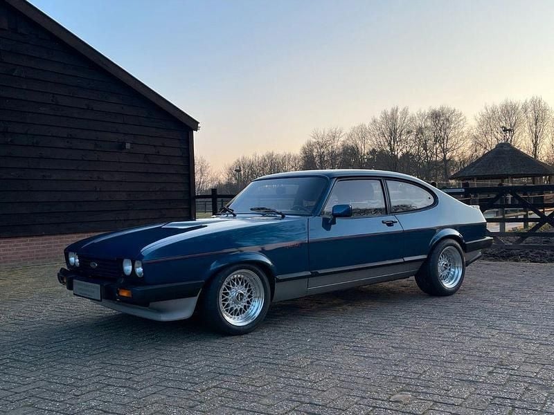 Second-hand Ford Capri 220 CP (161 kW) 1981 Albastru Coupe