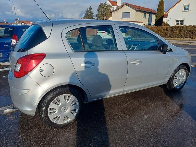 Gebraucht Opel Corsa 80 PS (58 kW) 2008 Silber Limousine
