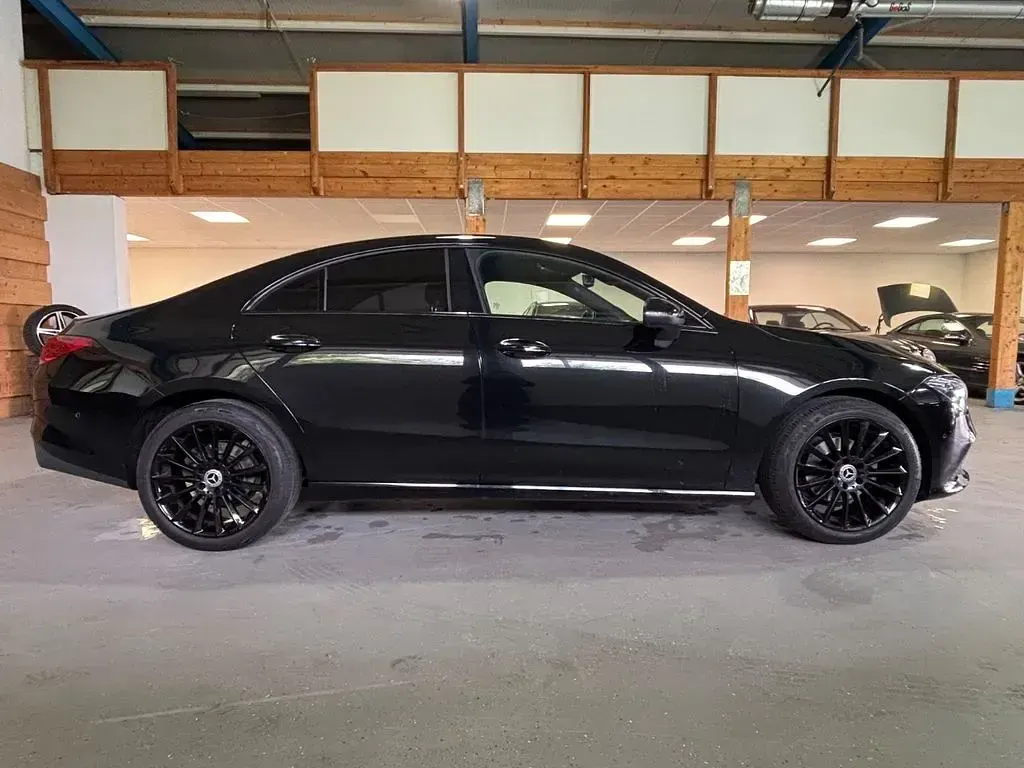 Gebraucht Mercedes CLA180 136 PS (100 kW) 2021 Schwarz Limousine