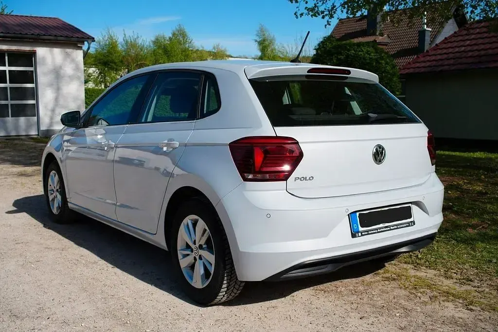Gebraucht VW Polo Comfortline 95 PS (69 kW) 2019 Weiß Kleinwagen