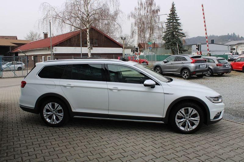 Gebraucht VW Passat Alltrack 239 PS (175 kW) 2016 Weiß Kombi