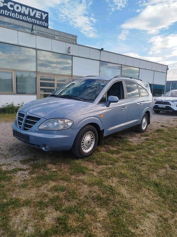Blau Gebraucht 2005 Ssangyong (KGM) Rodius Van / Kleinbus | 2.850 € - Bild 1/4