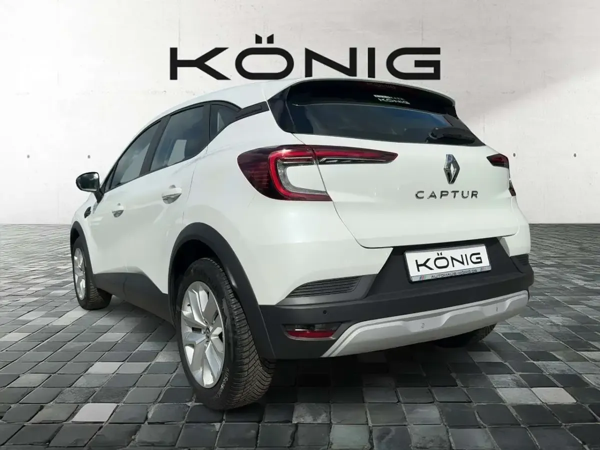 Używany Renault Captur Evolution 91 KM (66 kW) 2023 Biały SUV