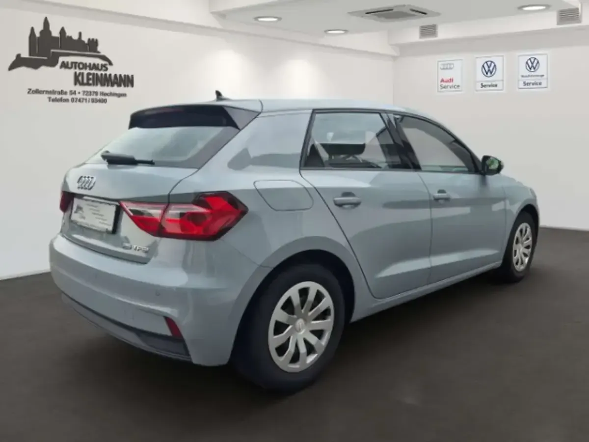 Gebraucht Audi A1 Sportback Basis 95 PS (69 kW) 2024 Grau Kleinwagen