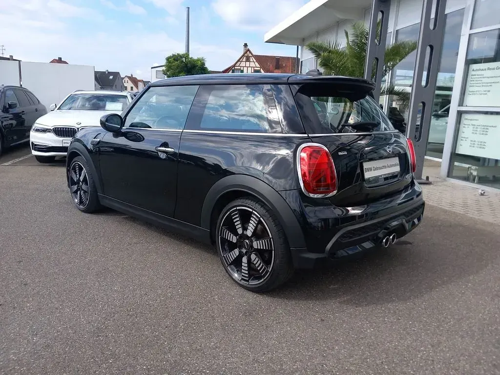 Gebraucht Mini Cooper S Classic 178 PS (130 kW) 2022 Midnight black ii Kleinwagen