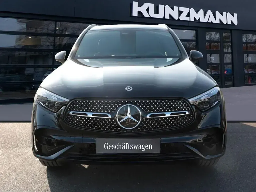 Gebraucht Mercedes GLC220 AMG 197 PS (144 kW) 2026 Obsidianschwarz metallic SUV