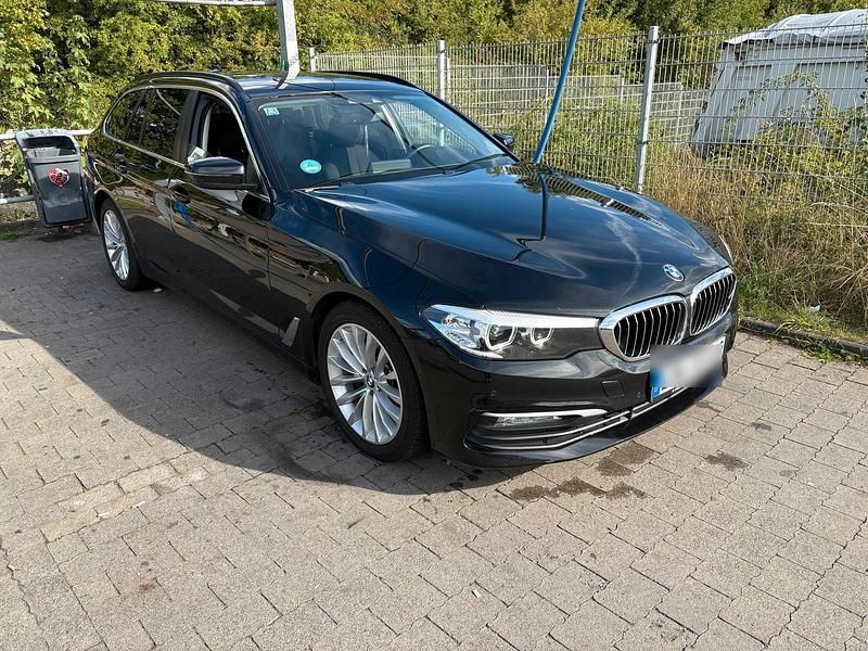 Schwarz Gebraucht 2018 BMW 520 Kombi | 19.999 € (Etwas zu teuer) - Bild 1/4