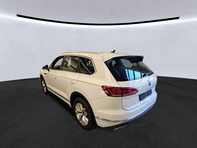 Gebraucht VW Touareg Elegance 286 PS (210 kW) 2022 Pure white SUV