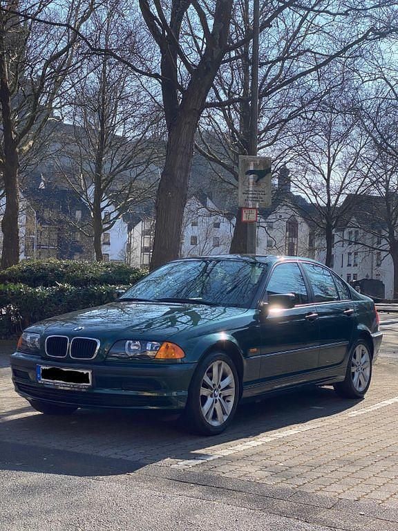 Grün Gebraucht 1999 BMW 316 Limousine | 3.799 € (Fairer Preis) - Bild 1/4