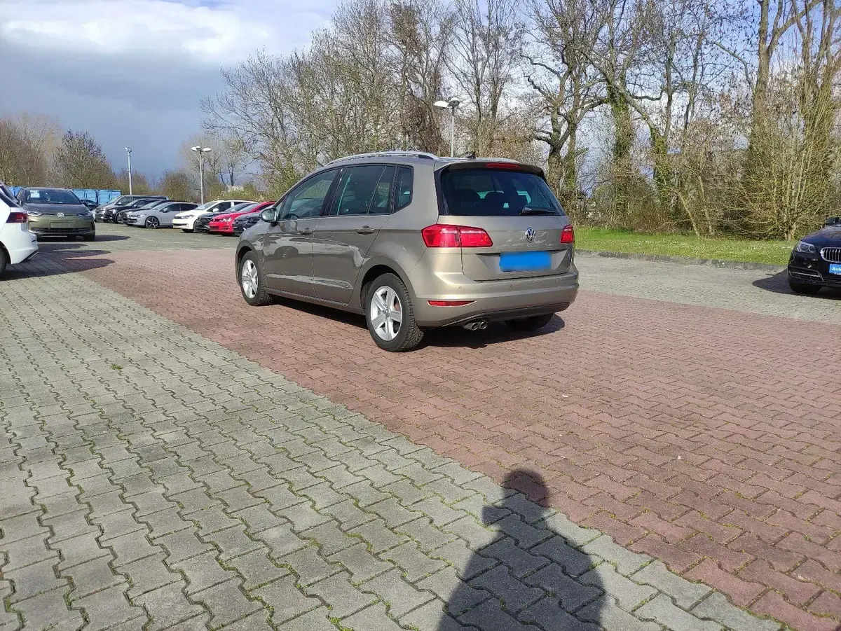 Gebraucht VW Golf Sportsvan 150 PS (110 kW) 2014 Gold Van / Kleinbus