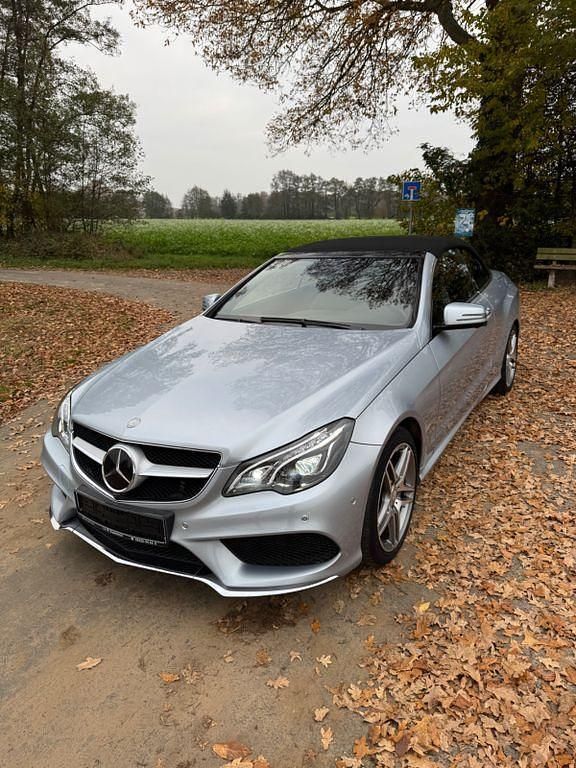 Silber Gebraucht 2013 Mercedes E250 AMG line Cabrio | 22.300 € (Fairer Preis) - Bild 1/4