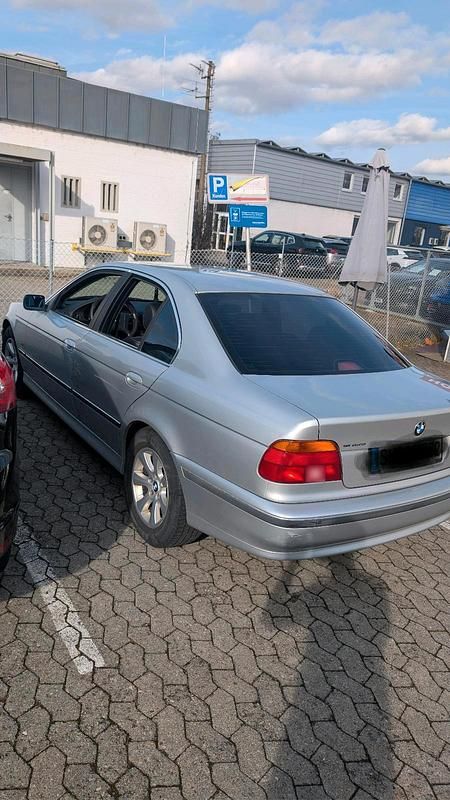 Gebraucht BMW 523 170 PS (125 kW) 1998 Silber Limousine