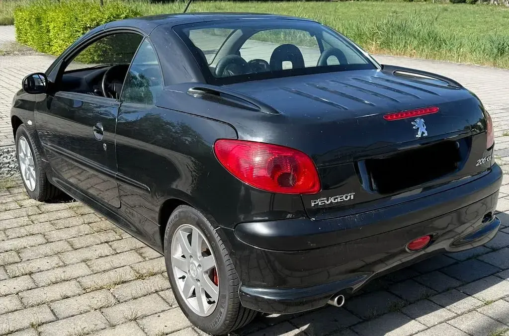 Gebraucht Peugeot 206 CC 109 PS (80 kW) 2003 Schwarz Cabrio
