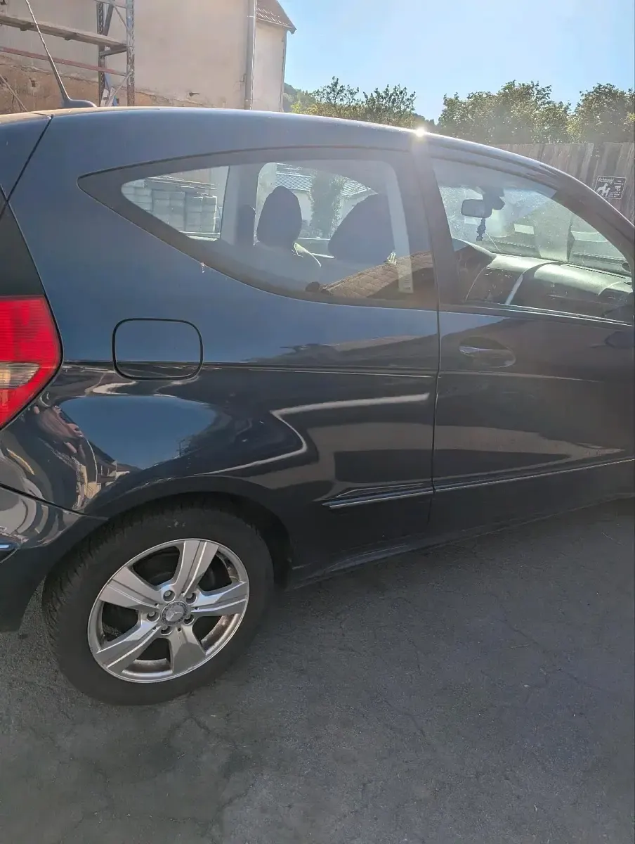Gebraucht Mercedes A150 95 PS (69 kW) 2008 Blau Kleinwagen